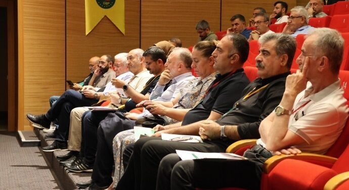 Amed’de ekonomi çalıştayı: Halkımızla birlikte komünü inşa edeceğiz