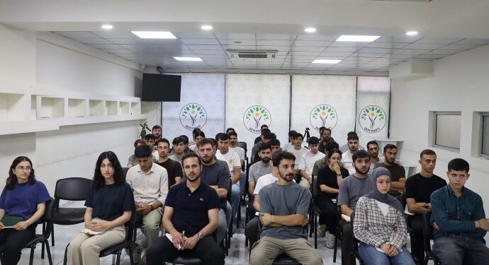 DEM Parti Genç Kadın ve Gençlik Meclisi sonuç bildirgesini açıkladı