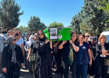 Nevin İl defnedildi: Mücadeleden hiç vazgeçmedi