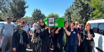 Nevin İl defnedildi: Mücadeleden hiç vazgeçmedi