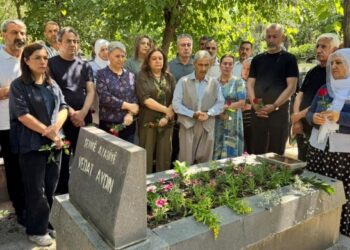 Vedat Aydın mezarı başında anıldı
