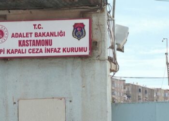 Irkçı saldırıya uğrayıp tutuklandı: İddianamede Kürtçe’ye ‘yabancı dil’ denildi