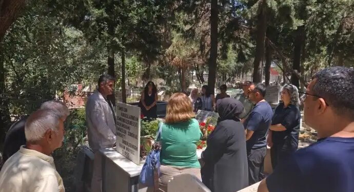 İkram Mihyaz mezarı başında anıldı