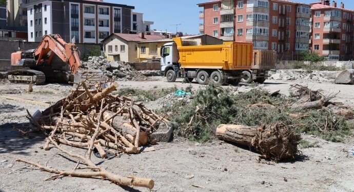 Rêya Armûşe Belediyesi ruhsatsız askeri lojman inşaatını mühürledi