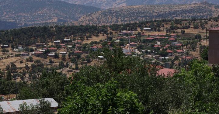 Köye dönüşle başladı yasakla devam ediyor: Fiili olarak varlar ama resmi olarak yoklar