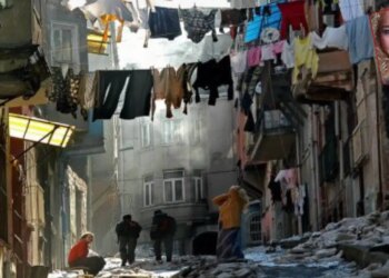 Ali Öz, 10 yılda 50 bin kareyle Tarlabaşı’nı belgeledi: Yaşama dokunuş
