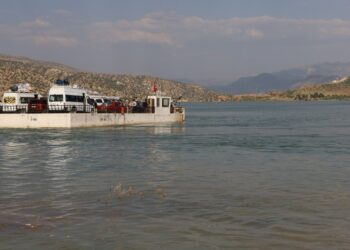 45 dakikalık yol 4 saate çıktı; gemi seferleri ise sürekli aksıyor