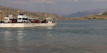 45 dakikalık yol 4 saate çıktı; gemi seferleri ise sürekli aksıyor