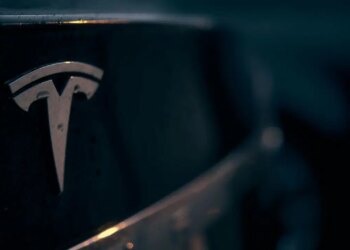 Tesla, 10 milyonuncu elektrikli otomobilini ürettiğini duyurdu