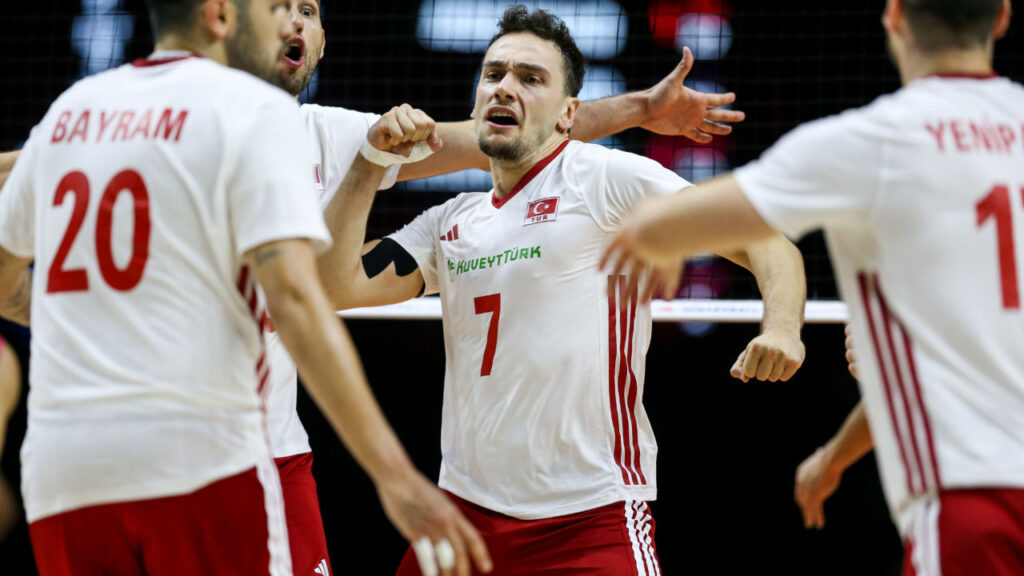 A Milli Erkek Voleybol Takımı Tarihte İlk Kez Finallere Yükseldi