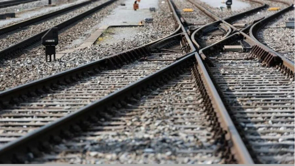 ABD Füzeleri İran'ın Dev Demir Yolu Hattını Vurdu, Seferler Durdu
