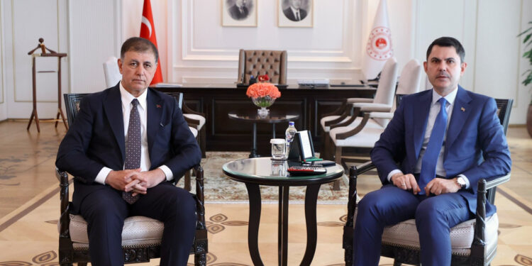 Ankara'da Kritik İzmir Zirvesi: Bakan Kurum, Cemil Tugay’ı Kabul Etti!