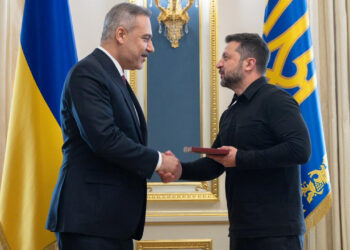 Bakan Fidan'a Ukrayna'da Büyük Onur: Zelenskiy Bizzat Takdim Etti