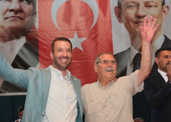Ceyhan'da CHP'den Toplu İstifa: Belediye Başkanı Dahil Çok Sayıda Kişi YENİ Parti’ye Katıldı