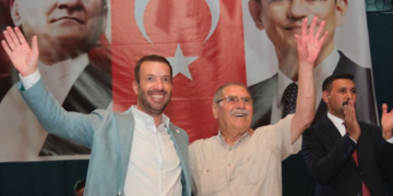 Ceyhan'da CHP'den Toplu İstifa: Belediye Başkanı Dahil Çok Sayıda Kişi YENİ Parti’ye Katıldı