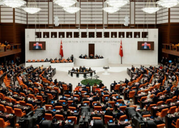 Emekli Zammı, Öğrenci Affı, Askerlik Sürprizi... Gözler Cuma Gününde! AK Parti'den Çifte Kanun Teklifi