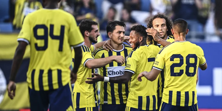 Fenerbahçe'nin Şampiyonlar Ligi Serüveni Başlıyor: İşte İlk 11'ler