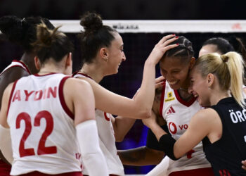 Filenin Sultanları VNL Finallerinde Kanada ile Çeyrek Finalde Karşı Karşıya Gelecek