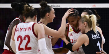 Filenin Sultanları VNL Finallerinde Kanada ile Çeyrek Finalde Karşı Karşıya Gelecek