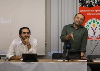 Gençlik Meclisi’nden çalıştay: Kürtler ölüm kefenini yırtmıştır