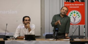 Gençlik Meclisi’nden çalıştay: Kürtler ölüm kefenini yırtmıştır