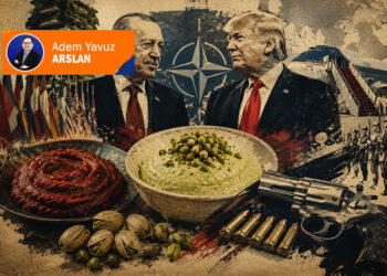 İsli Ayaş salçası, Antep fıstığı köpüğü ve üstüne el yapımı Revolver!