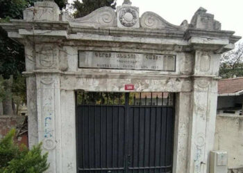 İstanbul'da Ermeni Mezarlığına Saldırı