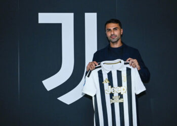 İtalya'da Yılın Transfer Çalımı: Eski Romalı Zeki Çelik Juventus'a İmza Attı