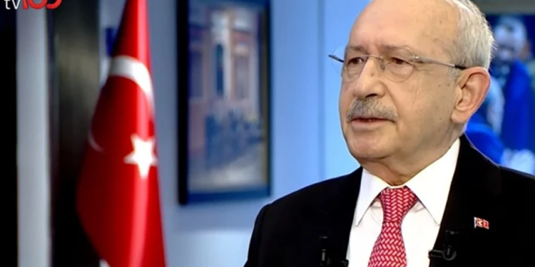 Kılıçdaroğlu'ndan Çarpıcı Mesajlar: 'Hiç Kimsenin Partiden Ayrılma Lüksü Yok'