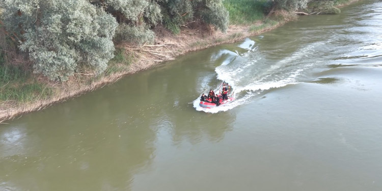 Kızılırmak'ta Yürek Yakan Olay: Oğlunu Kurtaran Baba Akıntıda Kayboldu