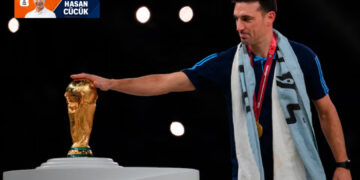 Maradona’nın alay ettiği adam, Arjantin’i zirveye taşıdı