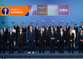 NATO zirvesinde Erdoğan ve Trump’ın şovları…