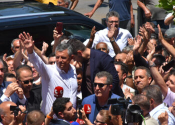 Özgür Özel'den Niğde'de İktidar Yürüyüşü Mesajı: Son Bir Kişi Kalsak da Bu Yoldan Dönmeyiz