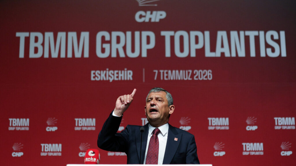 Özgür Özel'den Trump'a Anıtkabir Tepkisi