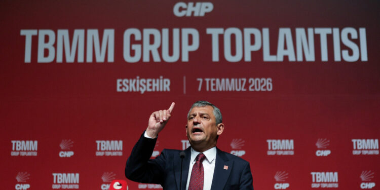 Özgür Özel'den Trump'a Anıtkabir Tepkisi