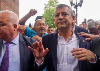 Özgür Özel'in YENİ Parti Hamlesi Dünya Basınında: 'Erdoğan'a Rakip Olacak'