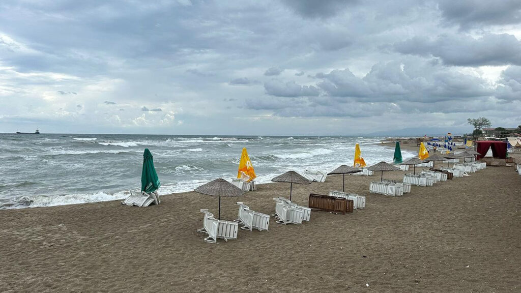 Sakarya ve Düzce'de Denize Girmek Yasaklandı