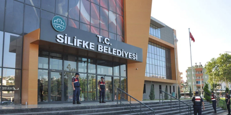 Silifke Belediyesi'ne 'Rüşvet' Soruşturması: 2 Kişi Tutuklandı