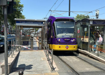 T1 Kabataş-Bağcılar Tramvay Hattı'nda Seferler Durdu, Otobüsler Devreye Girdi
