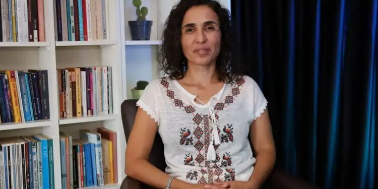 Nesrin Akgül: İlk aşama ülkeye geliş ve siyasal sürece katılımdır