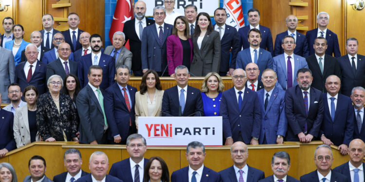 YENİ Parti'ye 24 Saatte Bağış Yağmuru: Tutar Belli Oldu