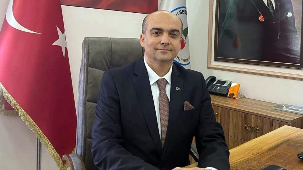 Yüzde 52 İle Seçilen CHP'li Başkan Tam Kadro İstifa Etti