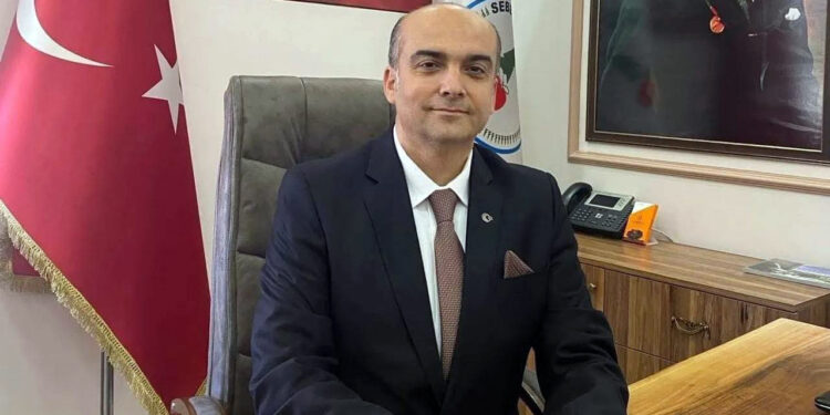 Yüzde 52 İle Seçilen CHP'li Başkan Tam Kadro İstifa Etti