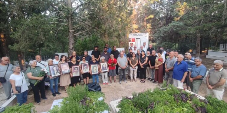 ‘Beşler’, mezarları başında anıldı