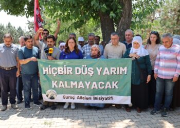 Suruç’ta katledilenler mezarları başında anıldı: Unutmayacağız