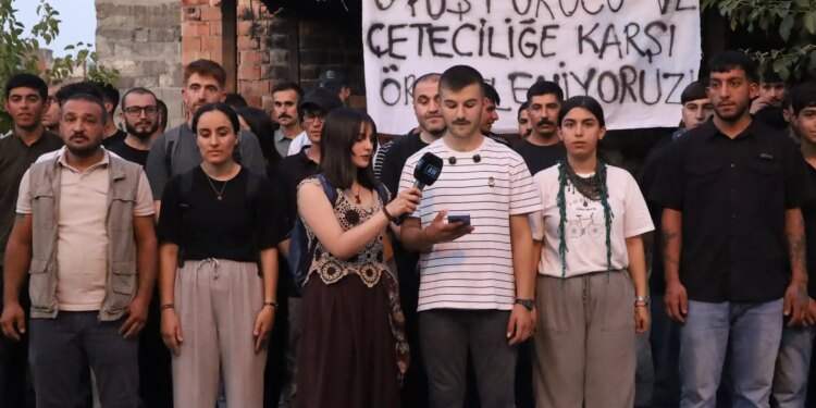 Gençler uyuşturucuya karşı Sûr’da buluştu