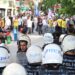 KESK nöbetine polis saldırısı: Çok sayıda kişi gözaltına alındı