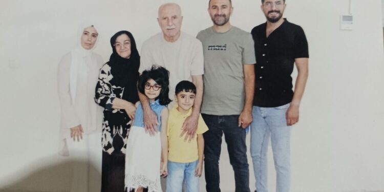 70 yaşındaki hasta tutsak: Beyin kanaması geçirdi, ayakta duramıyor, kelepçeli tedavi edildi