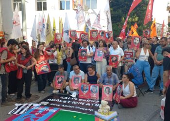 ’33 Düş Yolcusu’ birçok kentte anıldı: Düşlerinin peşinden gidiyoruz