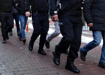 Kamu görevlilerinin de olduğu 37 kişiye gözaltına alındı